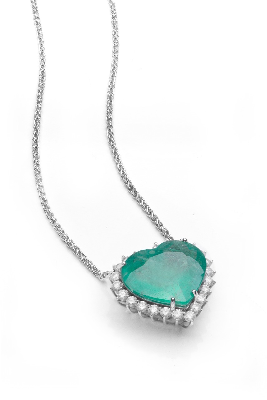 Colar Coração de Esmeralda e Diamantes
