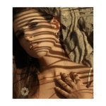 Brinco Argola e elos em ouro amarelo 18k