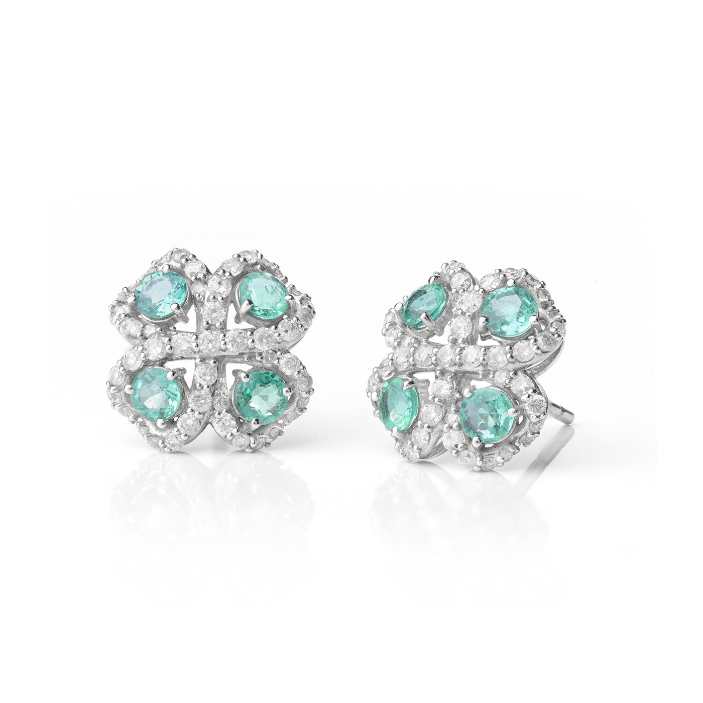 Brinco de esmeraldas e diamantes