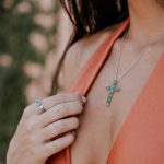Crucifixo de Esmeraldas